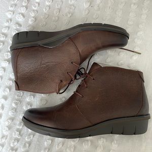 Dansko Joy Burnished Nubuck Brown size 39